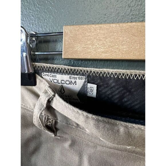 Volcom Mens Khaki Chino Shorts Size 38 - Picture 3 of 3